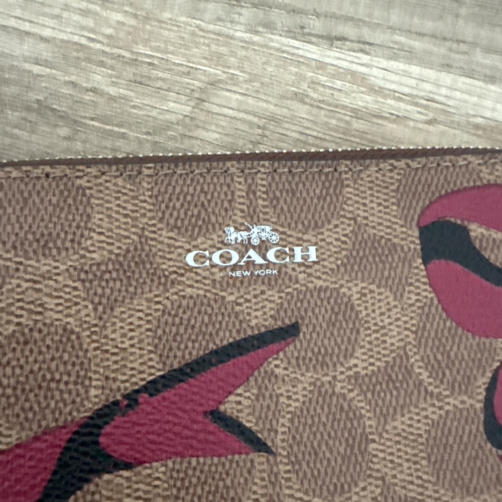 Coach wristlet - Picture 3 of 5